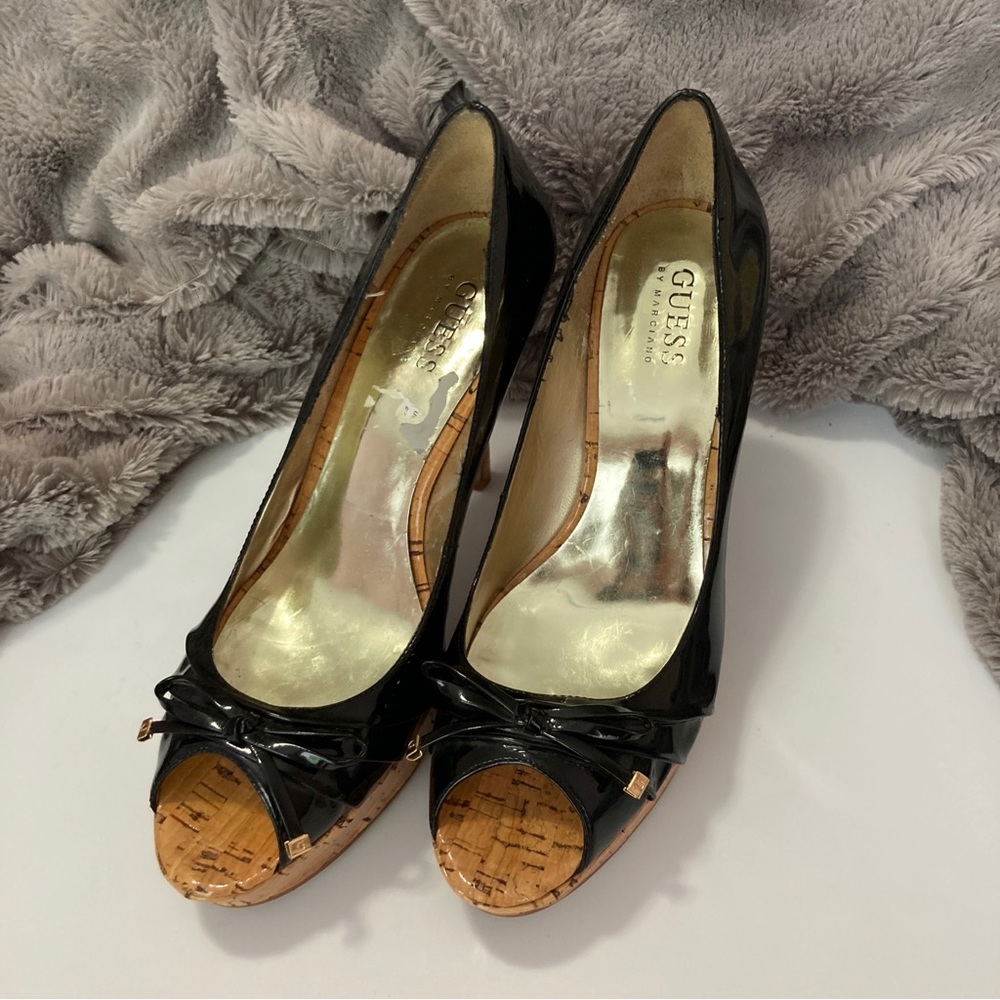 Guess 5" Stilettos Black Patent/ Matte/Cork Peep Toe Logo Sexy 7.5 - Picture 4 of 9